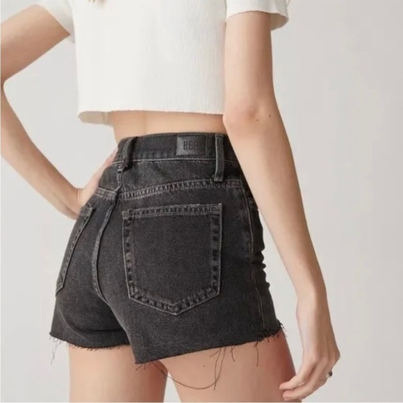 BDG Urban Outfitters Charcoal colored Raw Hem Distressed Denim Shorts Size 32 - Picture 2 of 11
